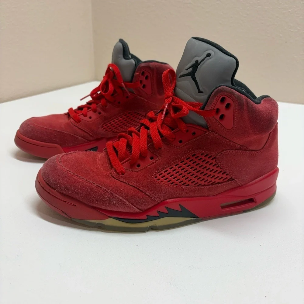 Air Jordan 5 Retro Red Suede 2017 Flight Suit University Red 136027-602 Size 9